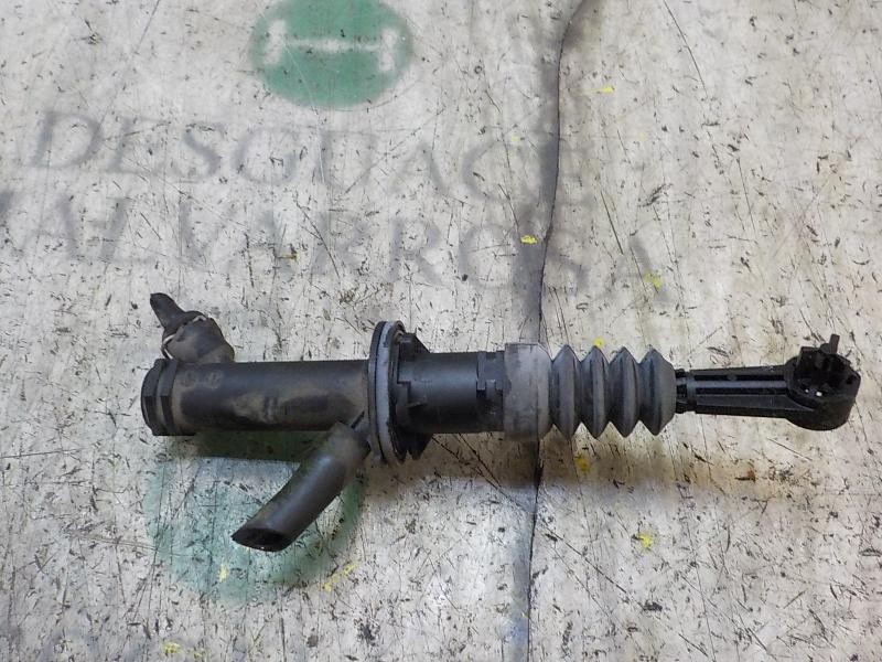 Recambio de bombin embrague para renault fluence dynamique referencia OEM IAM 306100018R  