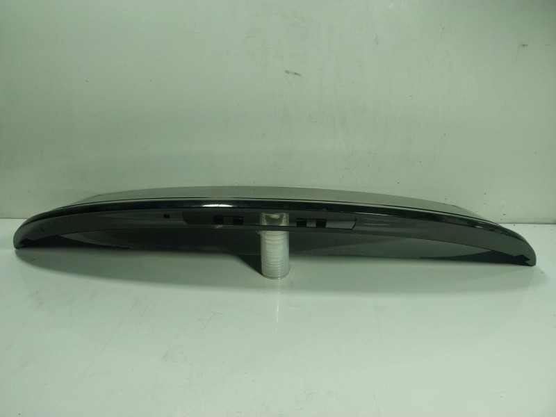 Recambio de aleron trasero para maserati levante 3.0 v6 twinturbo cat referencia OEM IAM  670040267 