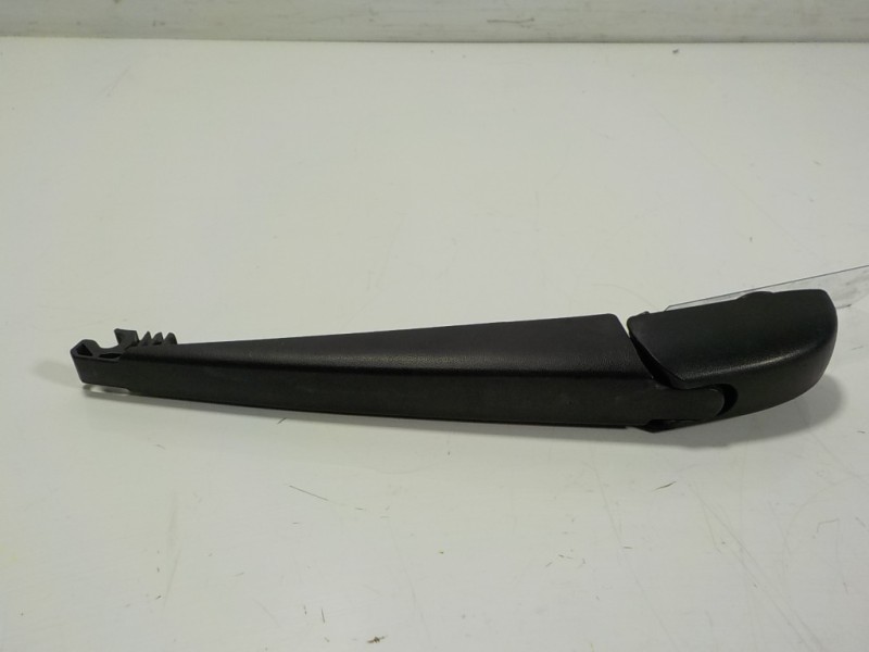 Recambio de brazo limpia trasero para toyota verso 1.6 16v cat referencia OEM IAM 8524105090  