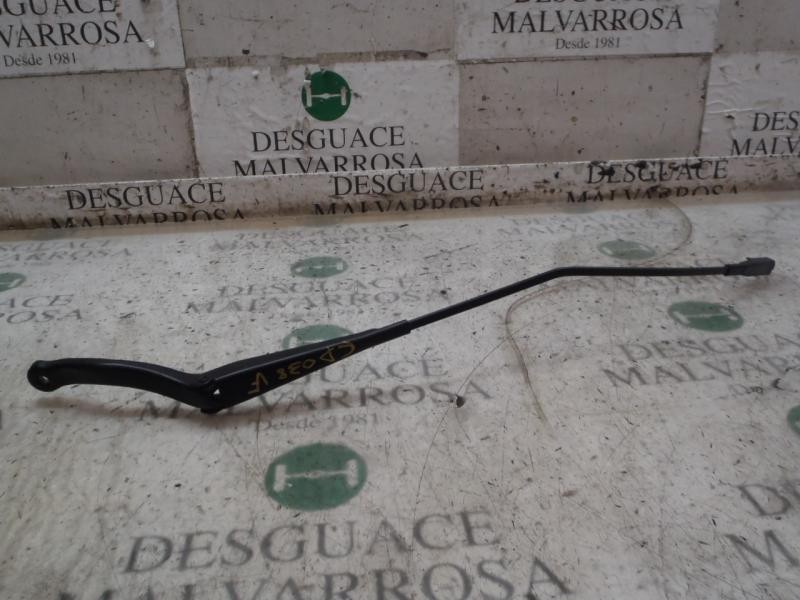 Recambio de brazo limpia delantero izquierdo para opel corsa d enjoy referencia OEM IAM   