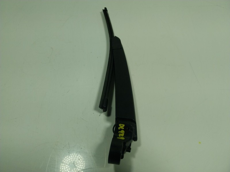 Recambio de brazo limpia trasero para maserati levante 3.0 v6 twinturbo cat referencia OEM IAM   