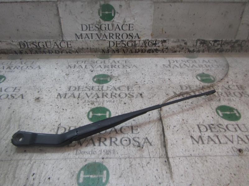 Recambio de brazo limpia delantero izquierdo para opel meriva cosmo referencia OEM IAM   