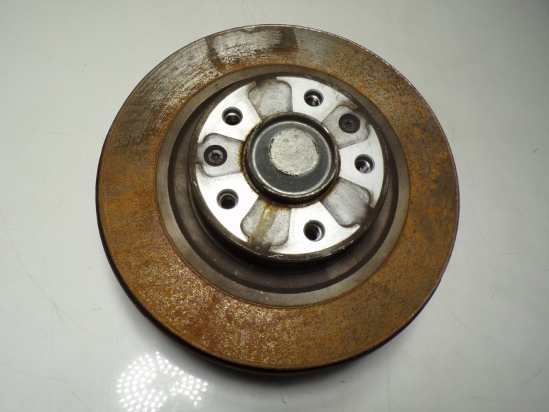 Recambio de mangueta trasera derecha para peugeot 508 sw 1.6 blue-hdi fap referencia OEM IAM 517655  