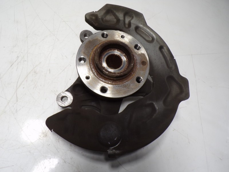 Recambio de mangueta delantera izquierda para peugeot 508 sw 1.6 blue-hdi fap referencia OEM IAM 517654  