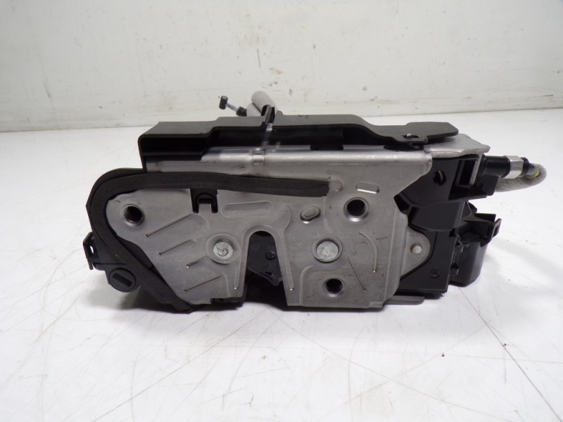 Recambio de cerradura puerta trasera derecha para seat leon sportstourer (kl8) xcellence referencia OEM IAM 5TA839016Q 5TA839016