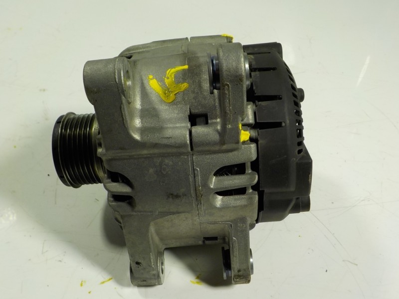 Recambio de alternador para peugeot 208 1.2 12v e-vti referencia OEM IAM 9818677980 9818677980 TG12C261