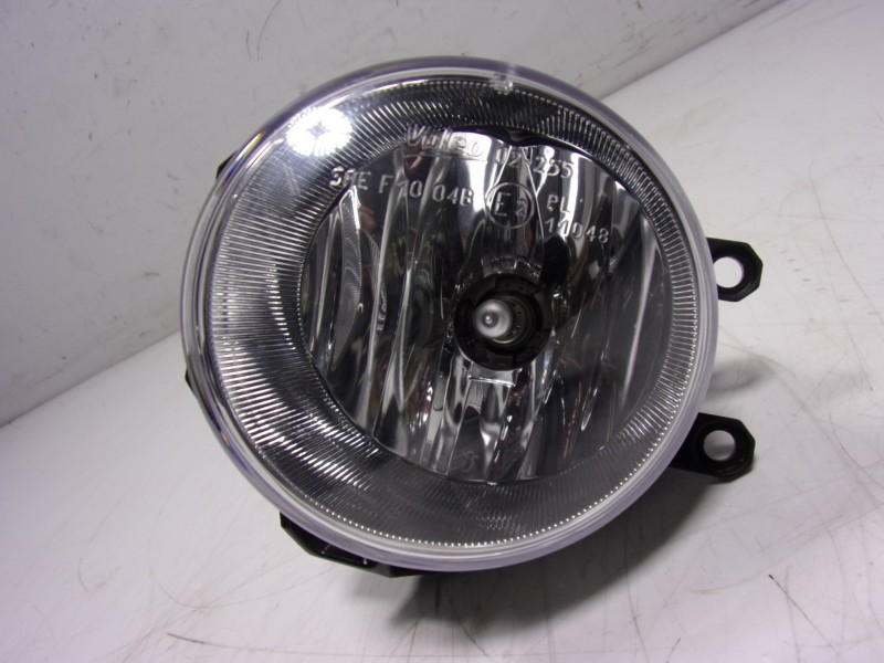 Recambio de faro antiniebla izquierdo para toyota yaris 1.5 vvti hev referencia OEM IAM 8122002110 90068410 