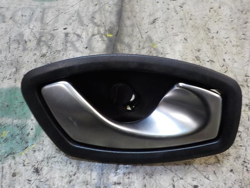 Recambio de maneta interior delantera derecha para renault fluence dynamique referencia OEM IAM 826720001R  