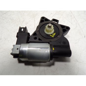 MOTOR ELEVALUNAS TRASERO DERECHO 