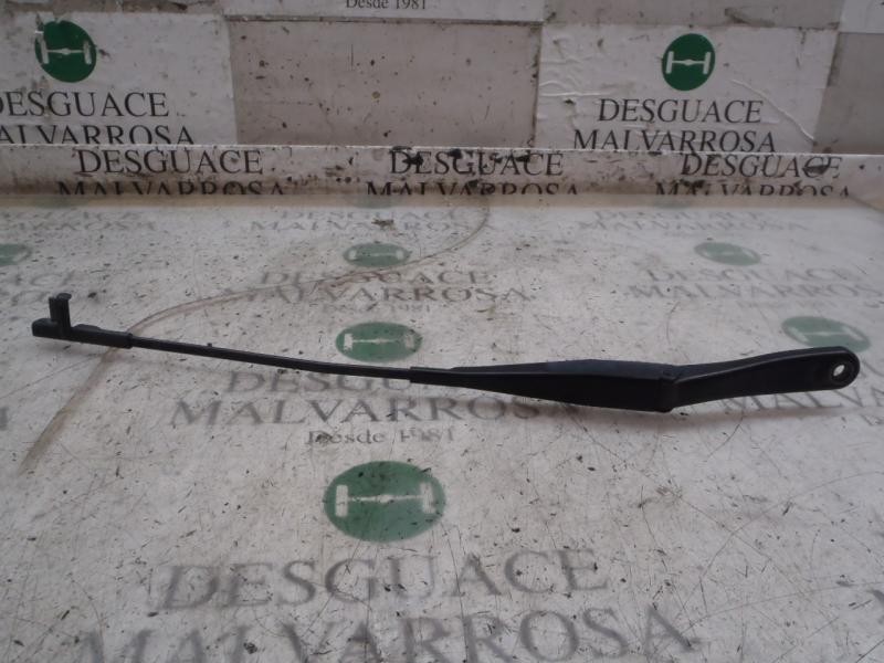 Recambio de brazo limpia delantero derecho para opel astra twin top cosmo referencia OEM IAM   