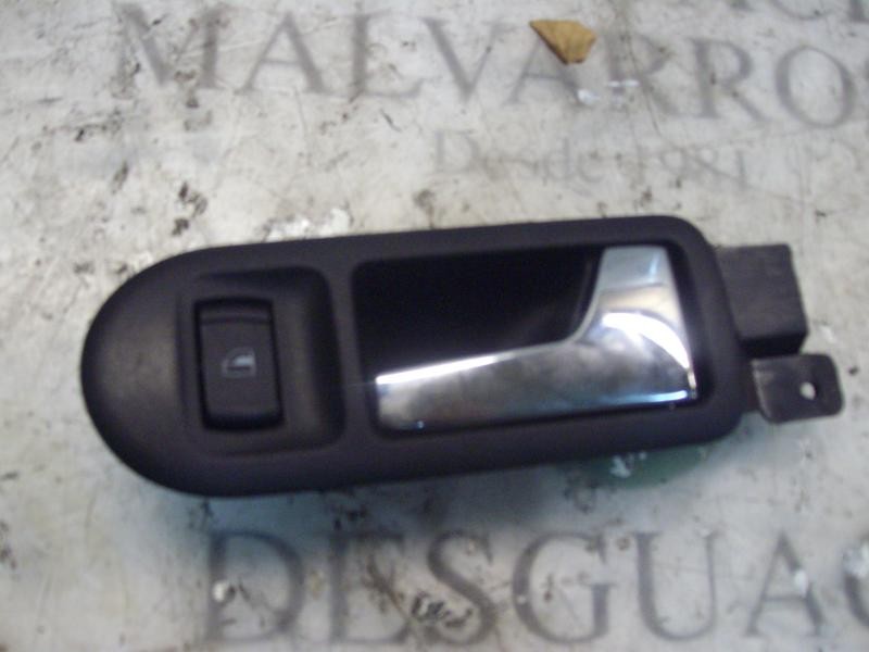 Recambio de maneta interior delantera derecha para volkswagen golf iv berlina (1j1) 1.6 16v referencia OEM IAM   