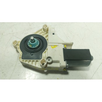 MOTOR ELEVALUNAS DELANTERO DERECHO 8T0959802B 8T0959802B 
