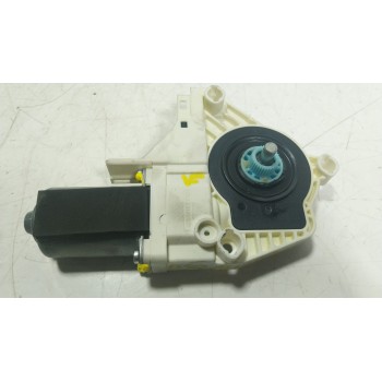 MOTOR ELEVALUNAS TRASERO DERECHO 8T0959801B 8K0959801A 