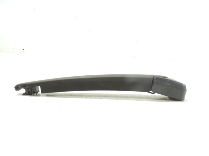 Recambio de brazo limpia trasero para hyundai tucson essence bluedrive 2wd referencia OEM IAM 988152J000  