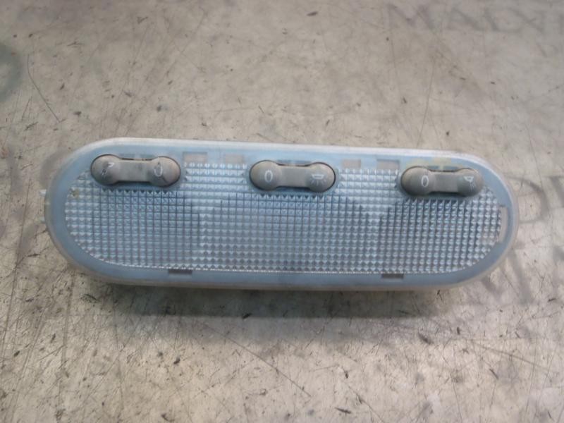 Recambio de piloto interior para renault scenic ii 1.9 dci diesel referencia OEM IAM   