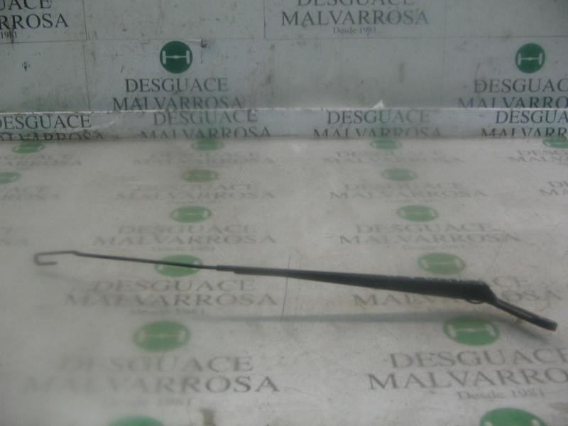 Recambio de brazo limpia delantero derecho para peugeot 206 berlina xt referencia OEM IAM   