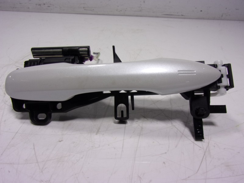 Recambio de maneta exterior delantera derecha para toyota yaris 1.5 vvti hev referencia OEM IAM 69210K0060A2  