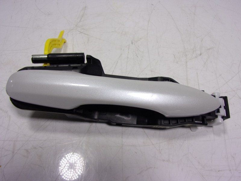 Recambio de maneta exterior trasera derecha para toyota yaris 1.5 vvti hev referencia OEM IAM 6921102934  