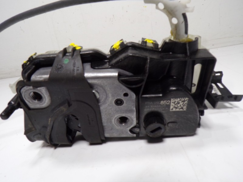 Recambio de cerradura puerta trasera derecha para opel corsa f 1.2 referencia OEM IAM  16944418 