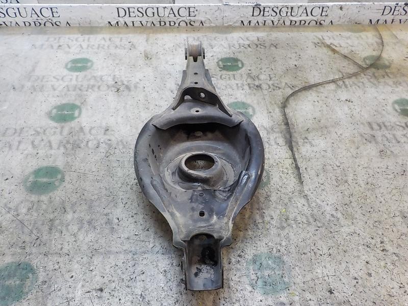 Recambio de brazo suspension inferior trasero izquierdo para mazda cx-5 2.0 cat referencia OEM IAM KD3528350  