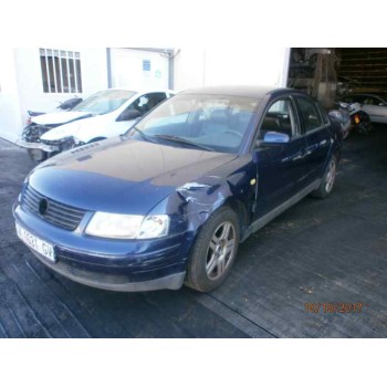 VOLKSWAGEN PASSAT BERLINA (3B2)