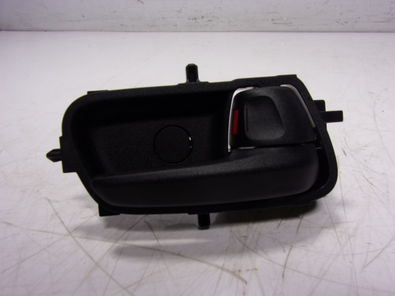 Recambio de maneta interior delantera derecha para toyota yaris 1.5 vvti hev referencia OEM IAM 69205K0050C1 69273K0040 