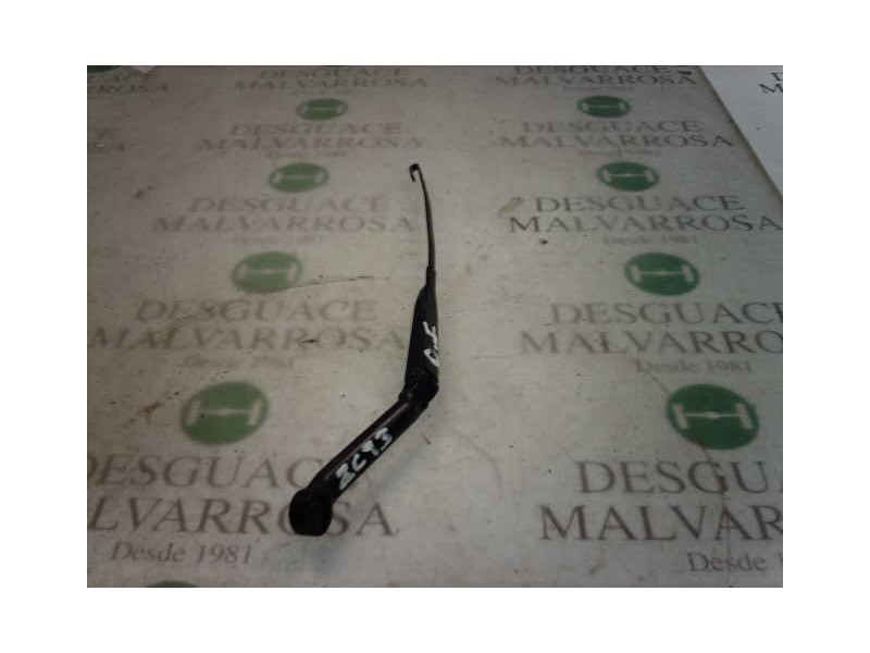 Recambio de brazo limpia delantero izquierdo para nissan primera berlina (p11) elegance referencia OEM IAM   