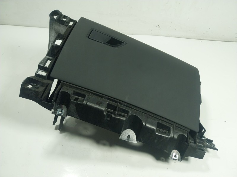 Recambio de guantera para maserati levante 3.0 v6 twinturbo cat referencia OEM IAM   