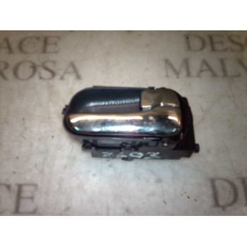 MANETA INTERIOR DELANTERA DERECHA 