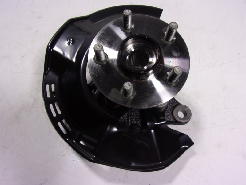 Recambio de mangueta delantera derecha para toyota yaris 1.5 vvti hev referencia OEM IAM 4321102410  