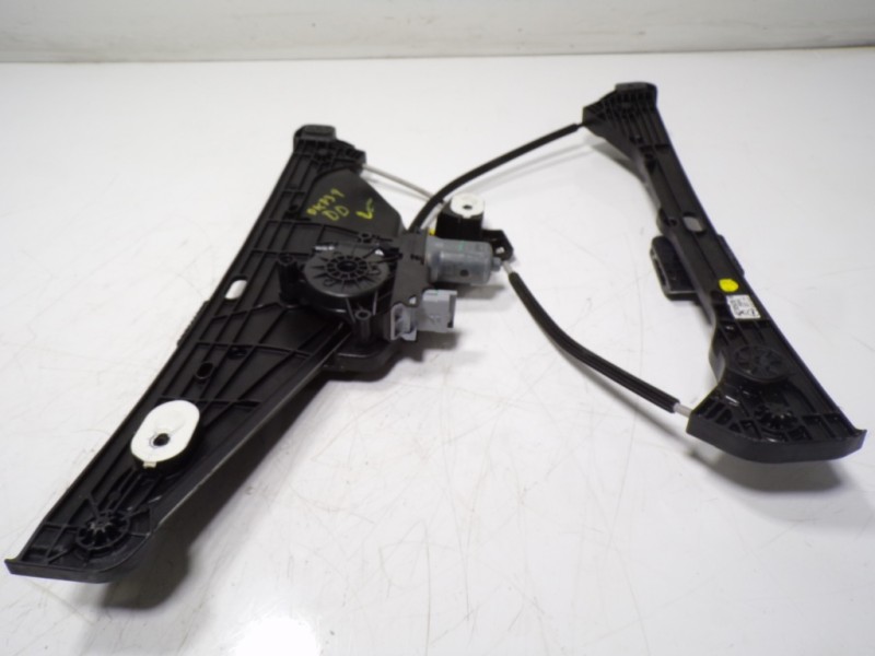 Recambio de elevalunas delantero derecho para opel corsa f 1.2 referencia OEM IAM   982904338000