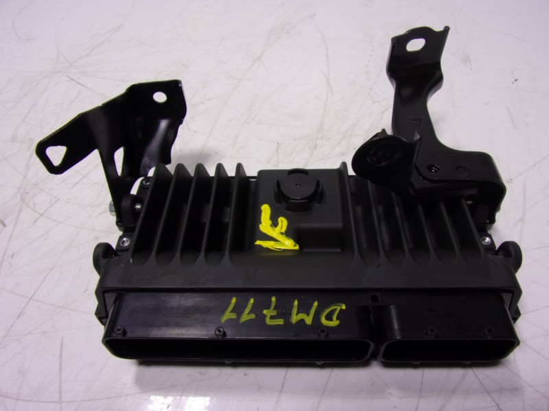 Recambio de centralita motor uce para toyota yaris 1.5 vvti hev referencia OEM IAM 89661K0082 89661K0082 