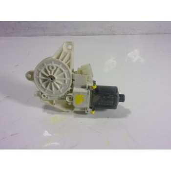 MOTOR ELEVALUNAS DELANTERO DERECHO A2469065200 A2469065200 933866101