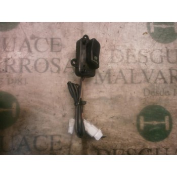 MANDO ELEVALUNAS TRASERO DERECHO 935803F101NF 621W04730
