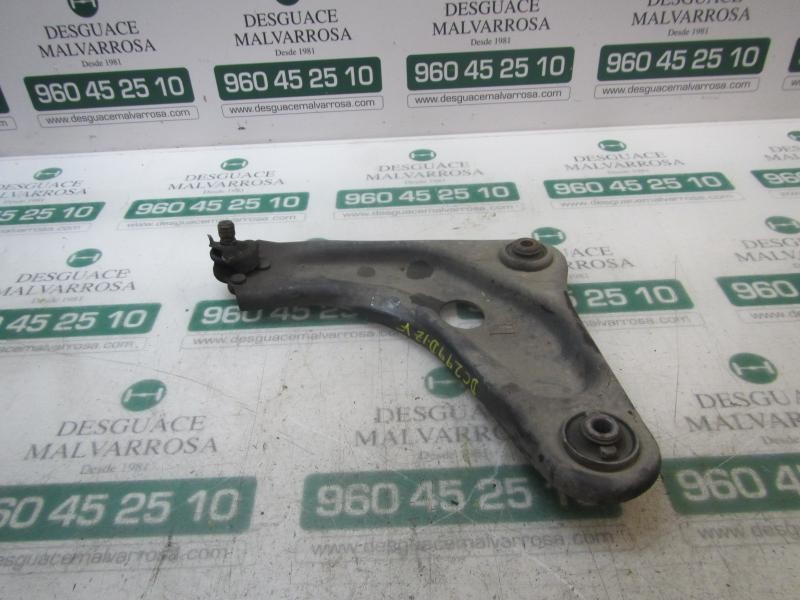 Recambio de brazo suspension inferior delantero izquierdo para peugeot 207 x-line referencia OEM IAM 3520R7  