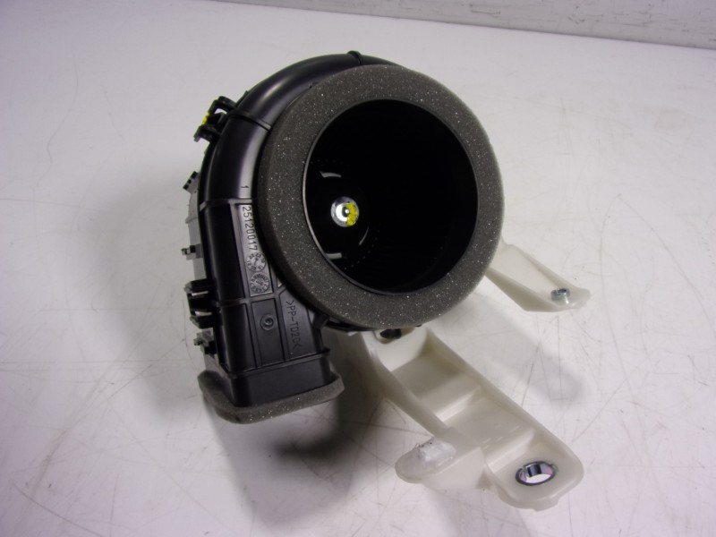 Recambio de motor calefaccion para toyota yaris 1.5 vvti hev referencia OEM IAM G9230K0021 G9230K0021 