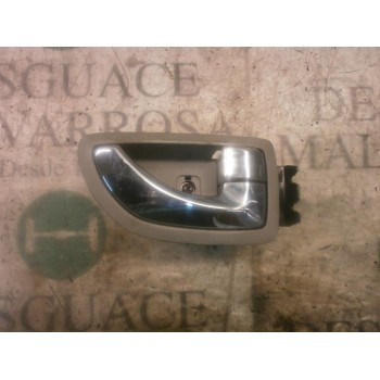 MANETA INTERIOR DELANTERA DERECHA 826203B020 