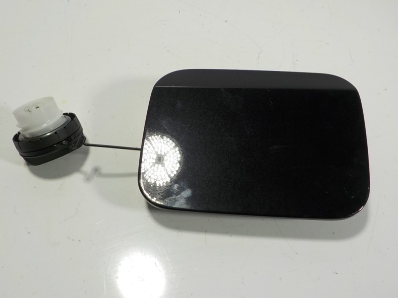 Recambio de tapa combustible para toyota corolla (e21) sedan 1.8 16v hybrid referencia OEM IAM 7735002230  