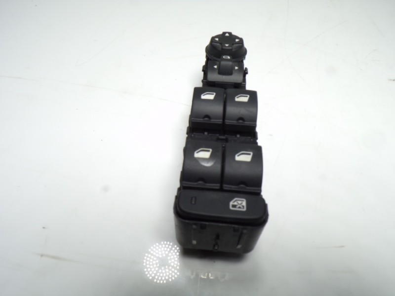 Recambio de mando elevalunas delantero izquierdo para opel corsa f 1.2 referencia OEM IAM  96788281ZD 