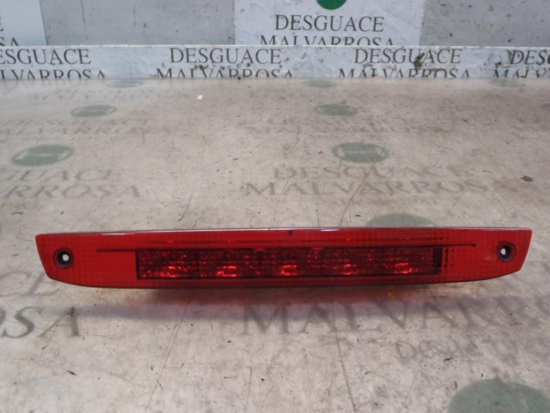 Recambio de piloto trasero central para ford focus berlina (cap) sport referencia OEM IAM   