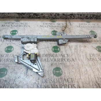 ELEVALUNAS DELANTERO DERECHO A9067200146 