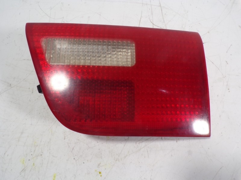 Recambio de piloto trasero derecho interior para bmw x5 (e53) 4.6is automático referencia OEM IAM 63218409012 8409012 