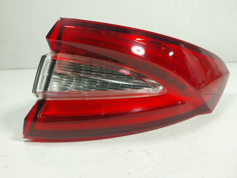 Recambio de piloto trasero derecho para maserati levante 3.0 v6 twinturbo cat referencia OEM IAM  06700323310 