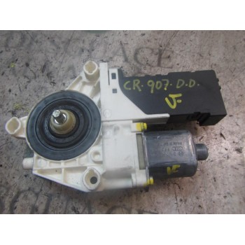 MOTOR ELEVALUNAS DELANTERO DERECHO 