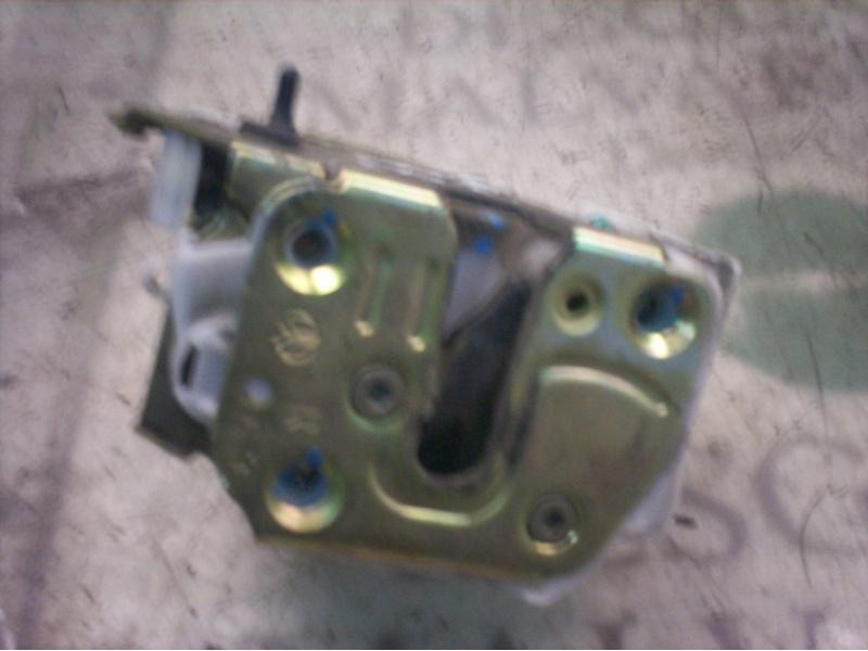 Recambio de cerradura puerta trasera derecha para nissan primera berlina (p11) comfort referencia OEM IAM   