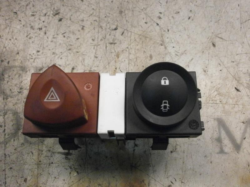 Recambio de warning para renault megane ii berlina 5p confort authentique referencia OEM IAM   