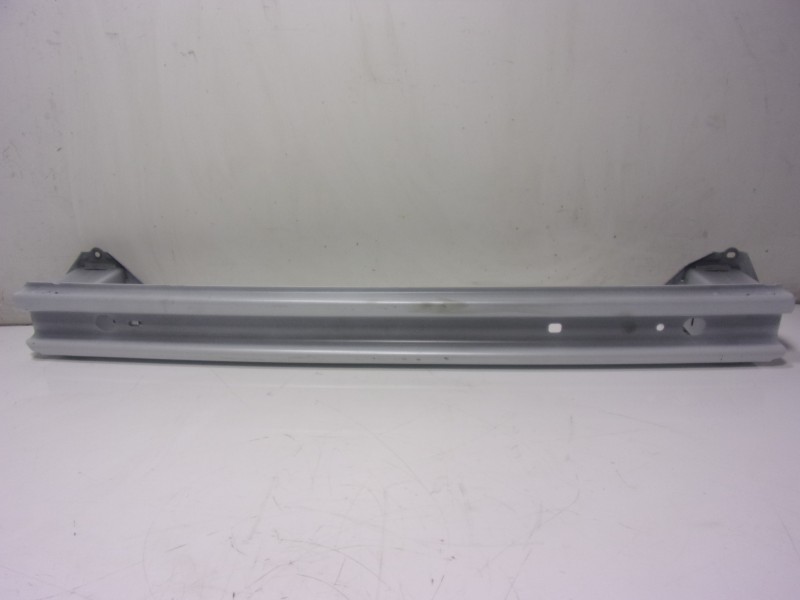 Recambio de refuerzo paragolpes trasero para toyota yaris 1.5 vvti hev referencia OEM IAM 520230D180  