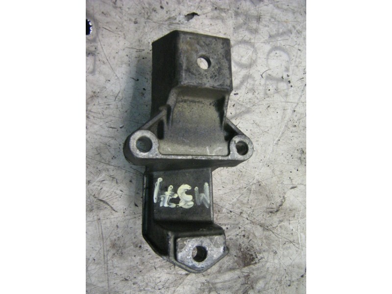 Recambio de soporte motor para citroën xantia berlina 1.9 td sx referencia OEM IAM   