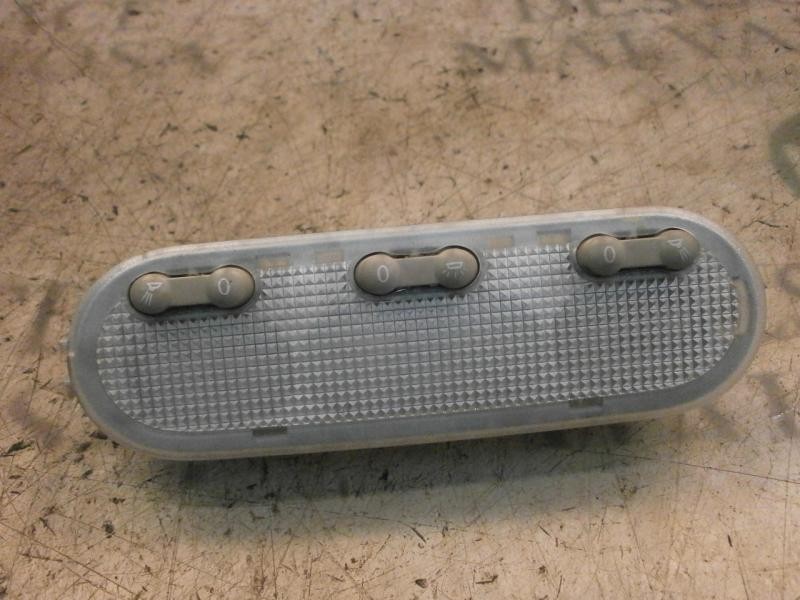 Recambio de piloto interior para renault megane ii berlina 5p confort authentique referencia OEM IAM   