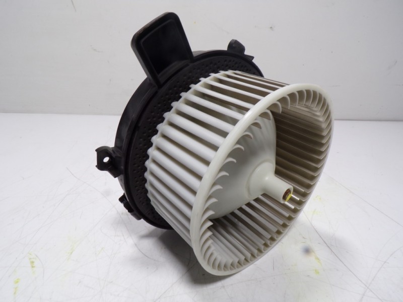 Recambio de motor calefaccion para opel astra k lim. 5türig dynamic referencia OEM IAM 13497776 0130309503 F011500116